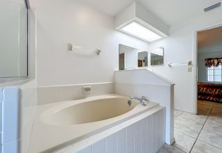 Bathtub at 132 Oak Lake Road